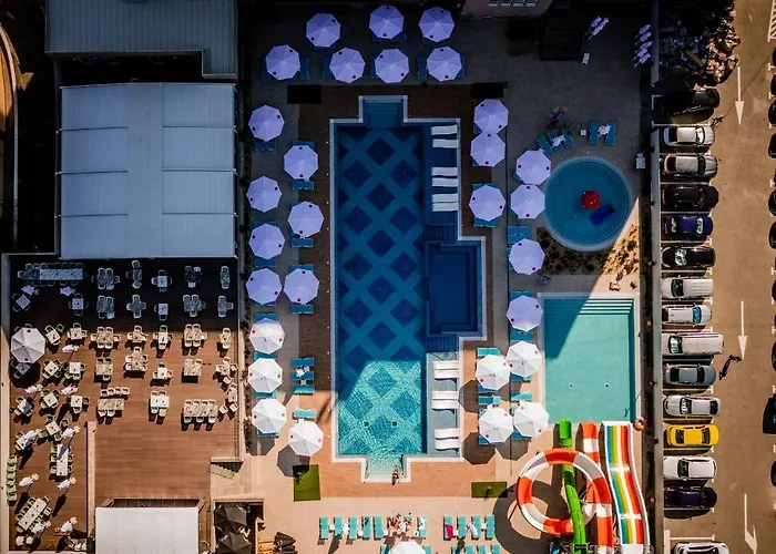 Bacolux Koralio, Hotell