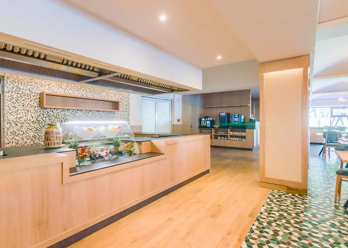 Hotell Bacolux Koralio, 4*