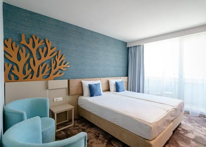 Hotell Bacolux Koralio, 4*