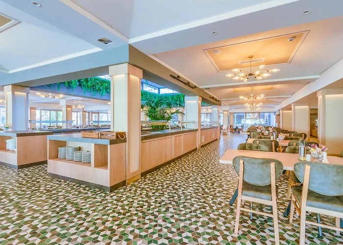 Bacolux Koralio, Hotell 4*