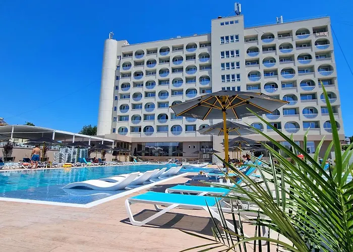 Bacolux Koralio, Hotell