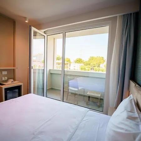 호텔 Bacolux Koralio,