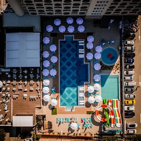 Bacolux Koralio, 호텔