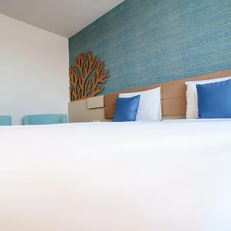 호텔 Bacolux Koralio,