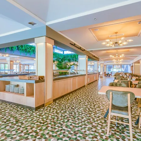 Bacolux Koralio, 호텔 4*