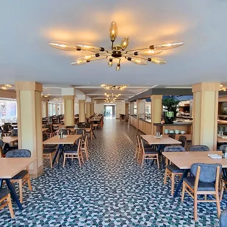 Bacolux Koralio, 호텔 데포리노드