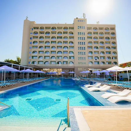 Bacolux Koralio, Ξενοδοχείο 4*