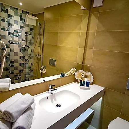 מלון Bacolux Koralio, 4*