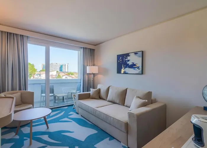 Bacolux Koralio, Szálloda 4*